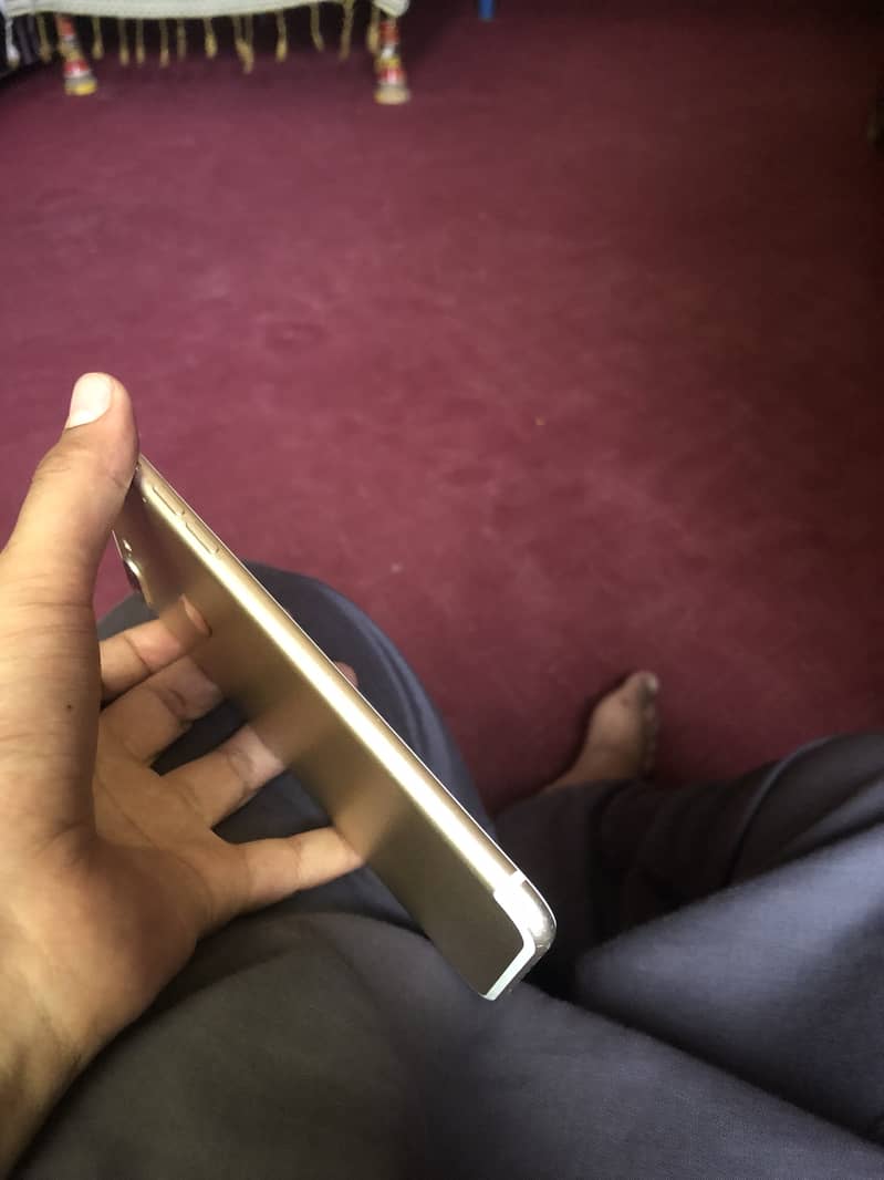 Apple iPhone 7 Plus 2