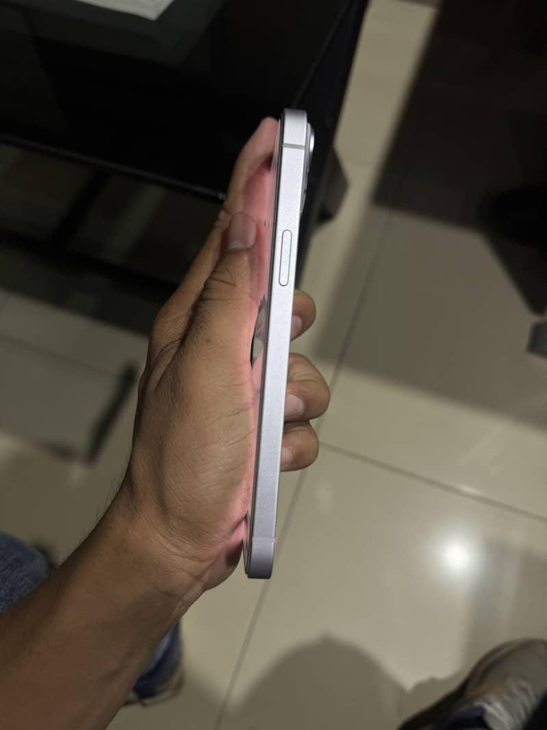 Apple iPhone 14 plus 3