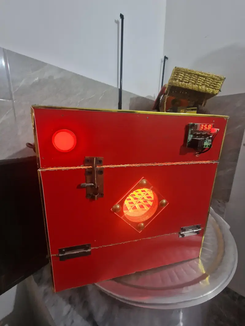 25 eggs incubator for sale. — photo 2