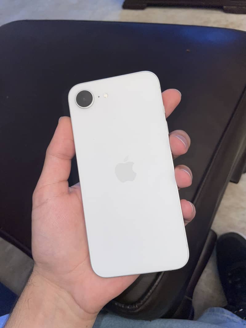 Iphone 16e jv 0