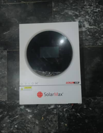 SolarMax SM-ORION-DUAL-4KW Hybrid Solar Inverter with box
