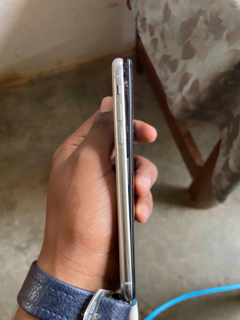 Apple iPhone X 3