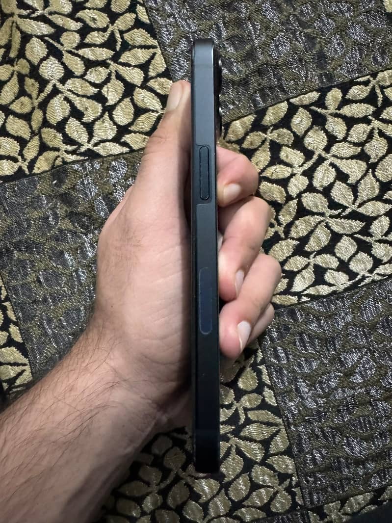 Apple iPhone 13 1