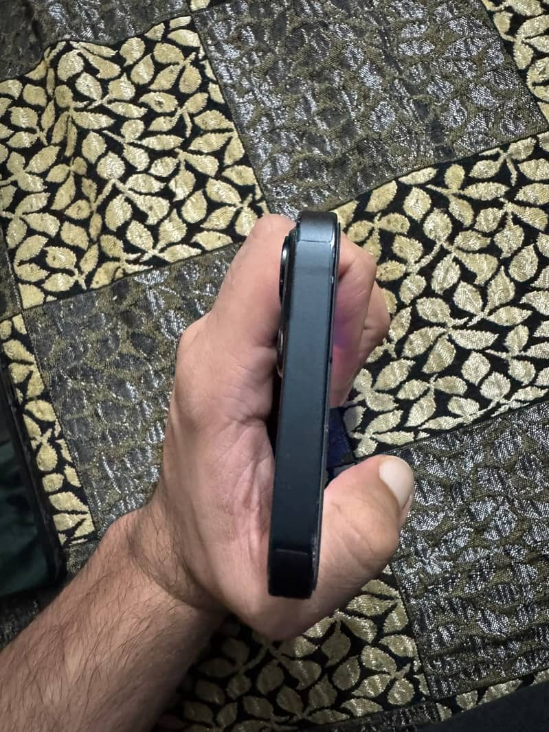 Apple iPhone 13 3