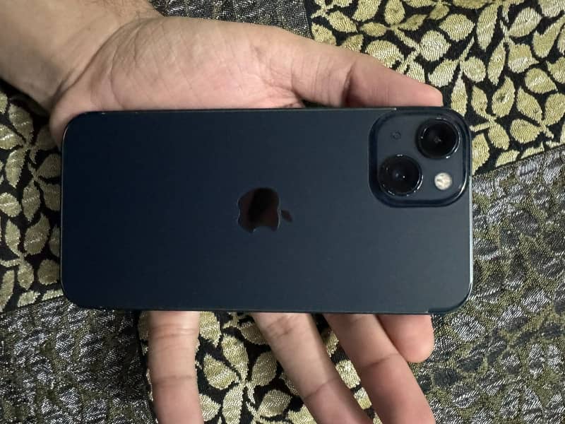 Apple iPhone 13 5