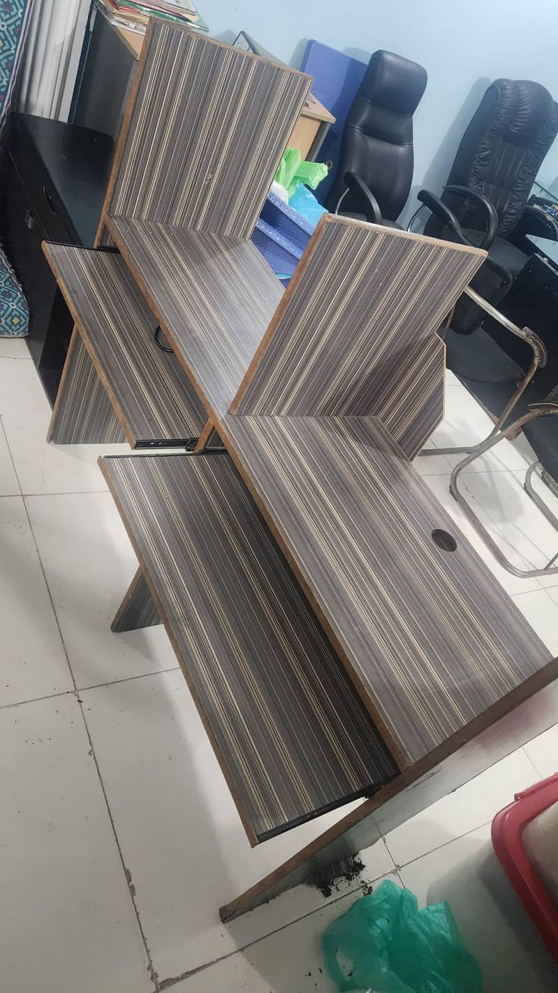 computer table 1