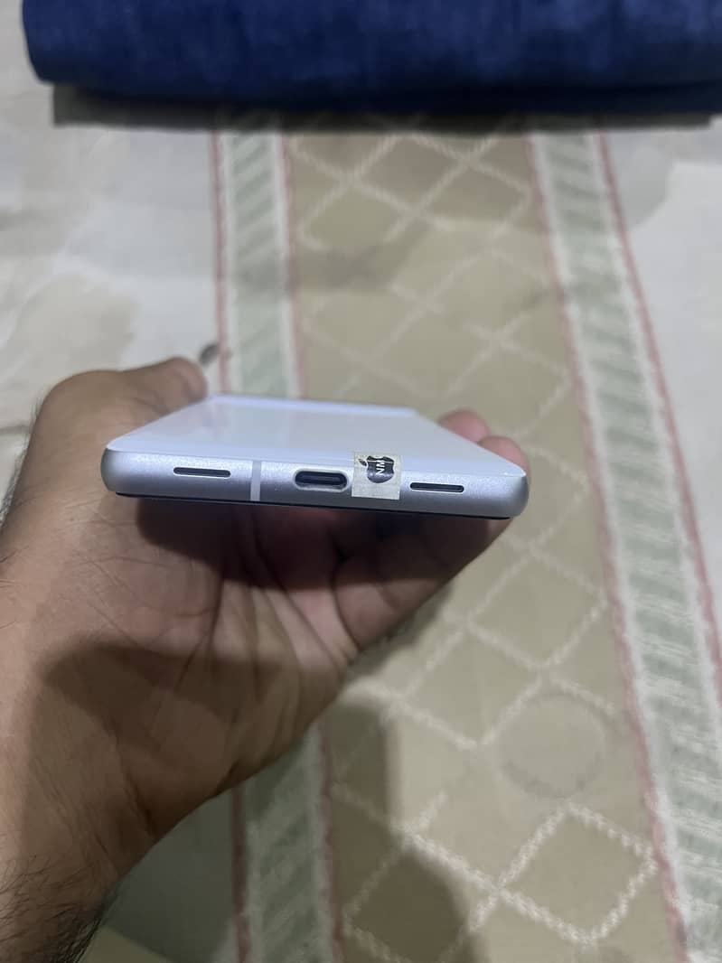 Google Pixel 7a 1
