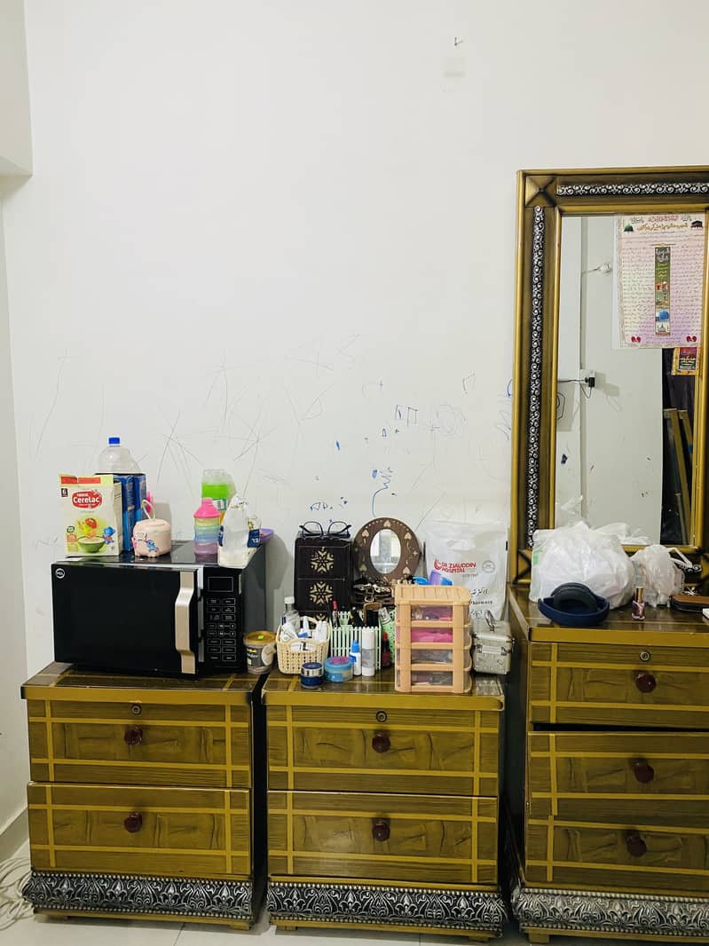 Dressing Table | Side Tables 0
