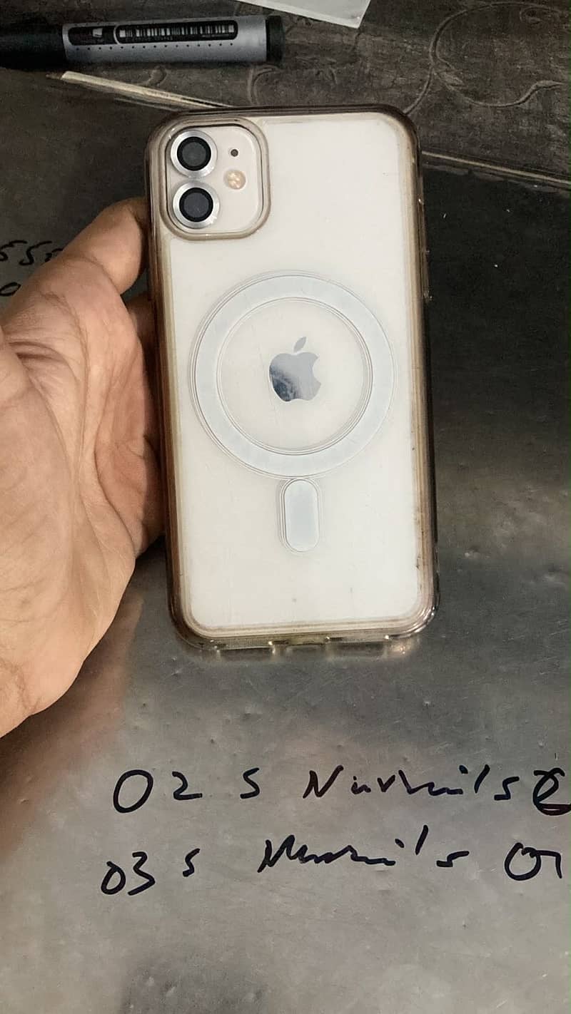 Apple iPhone 11 4