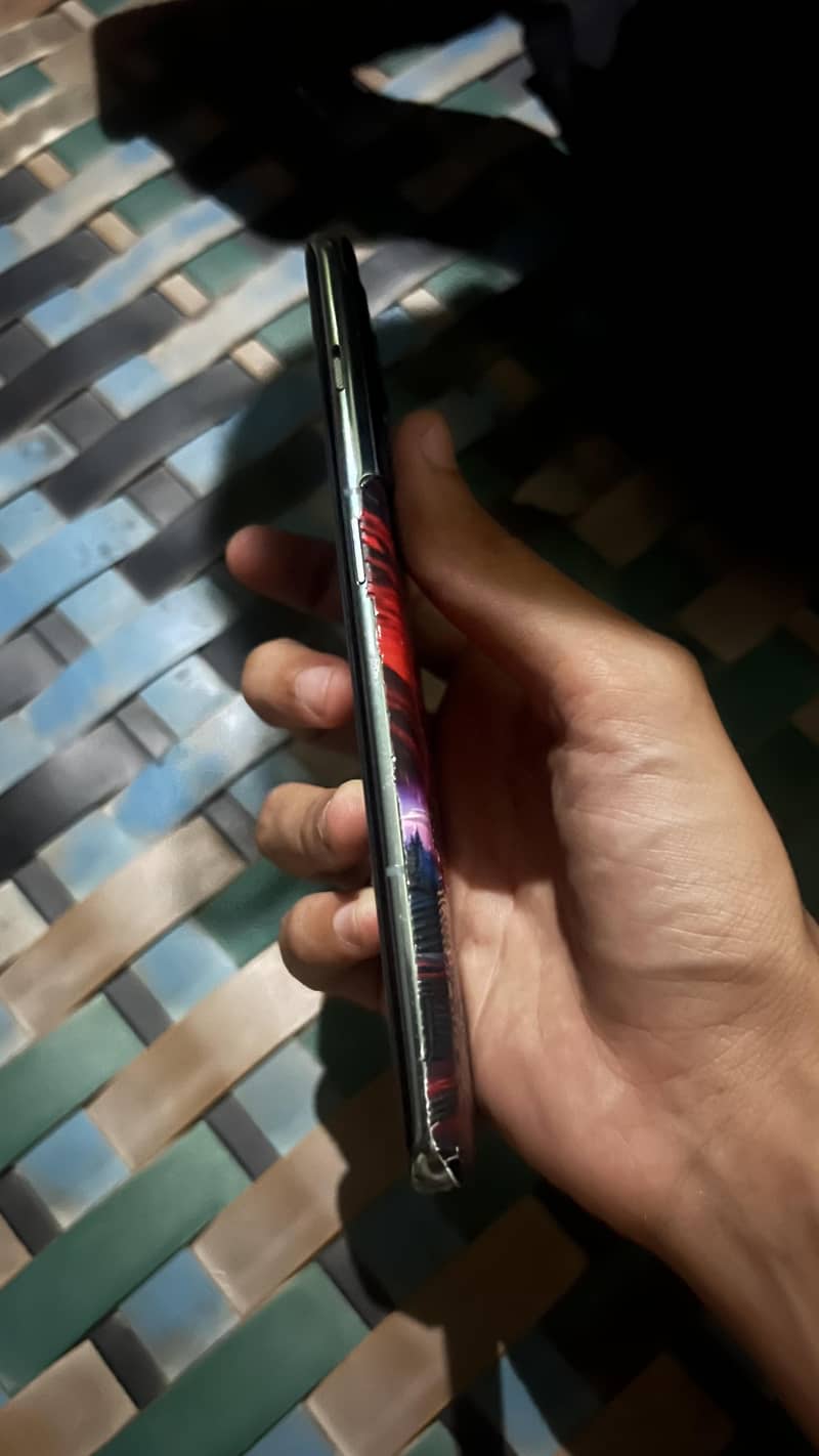 One Plus 10 Pro 4