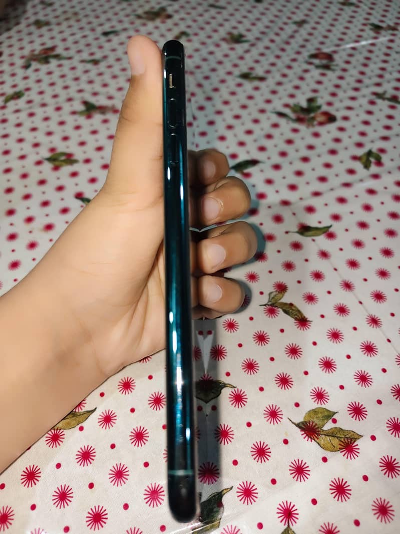 Apple iPhone 11 Pro Max 8
