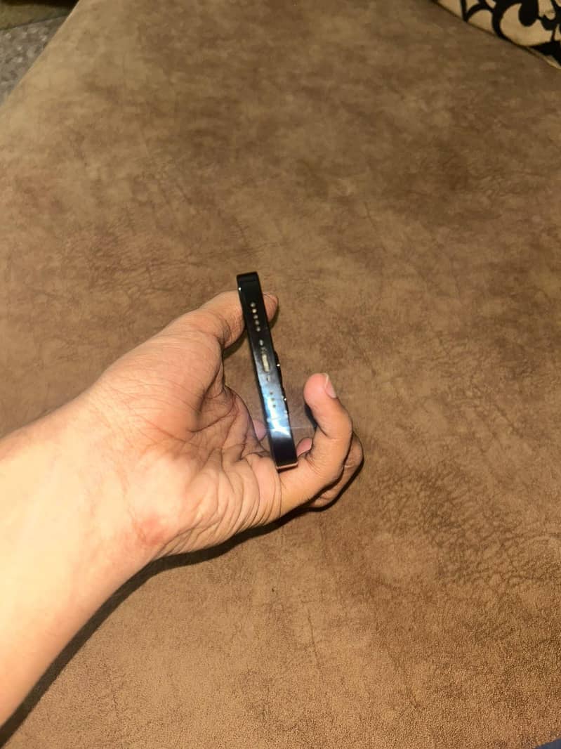 iPhone 14 Pro 4