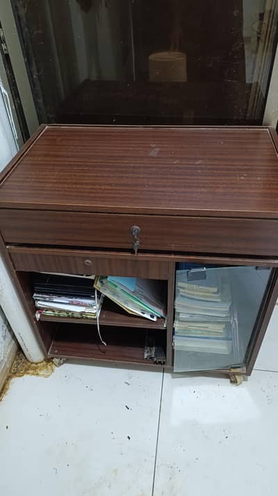 Computer table