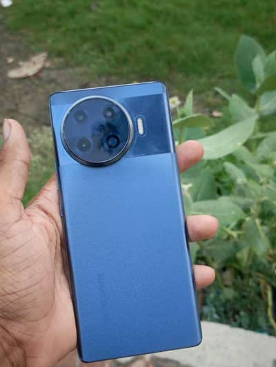 Tecno spark 20 pro plus