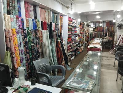 Running Ladies Match & Dyeable Fabrics ki Shop Sale ke Liye