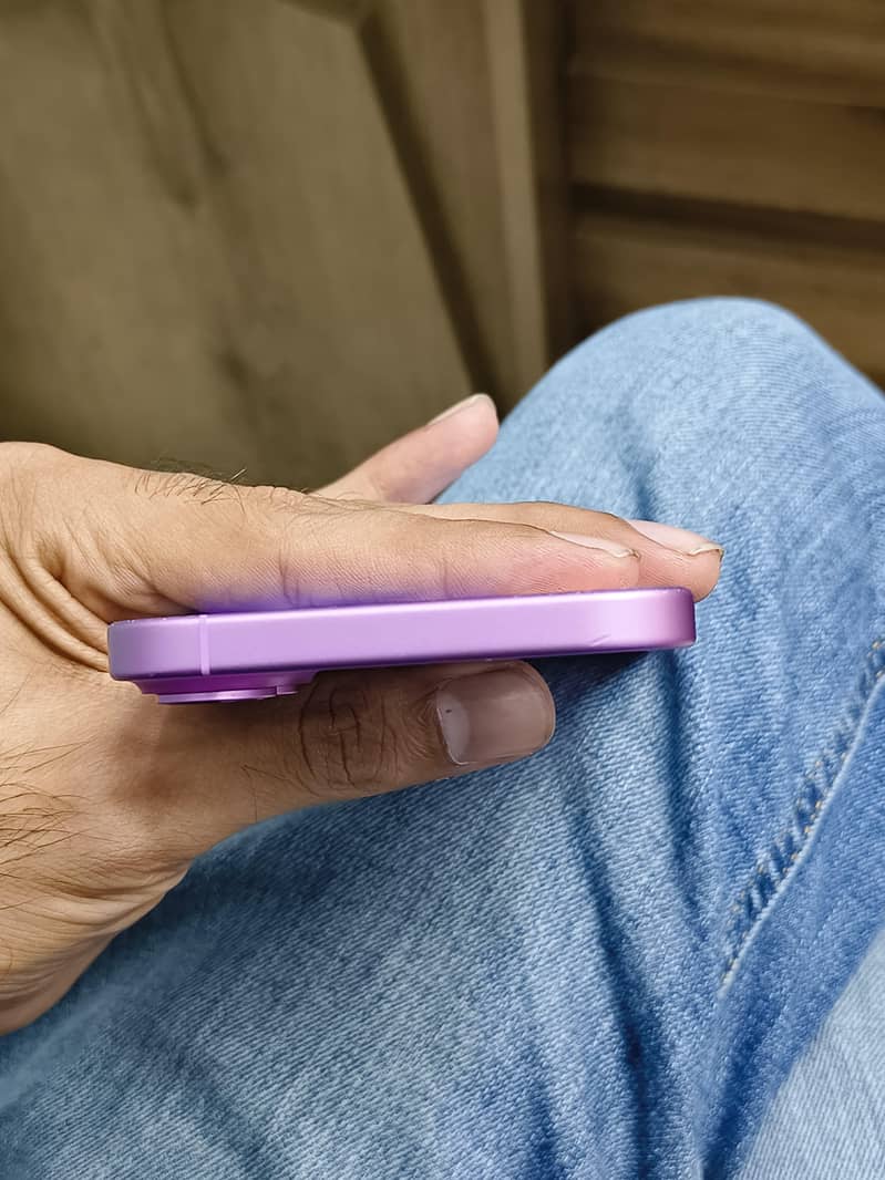 Apple iPhone 16 Plus 0