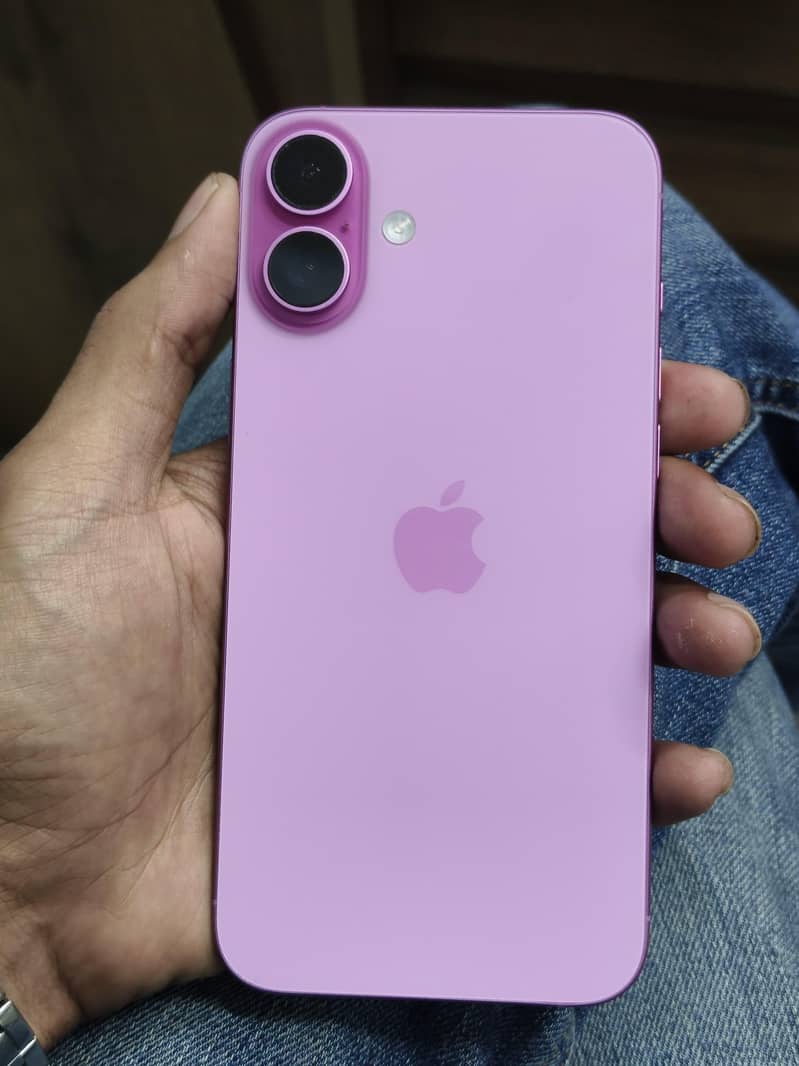 Apple iPhone 16 Plus 3