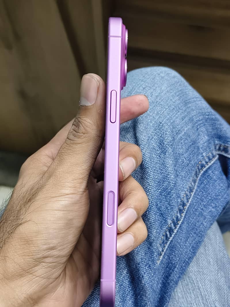 Apple iPhone 16 Plus 4