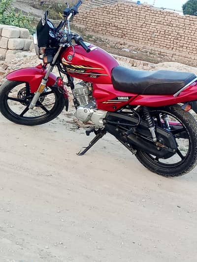 Yamaha red beiauty2021model