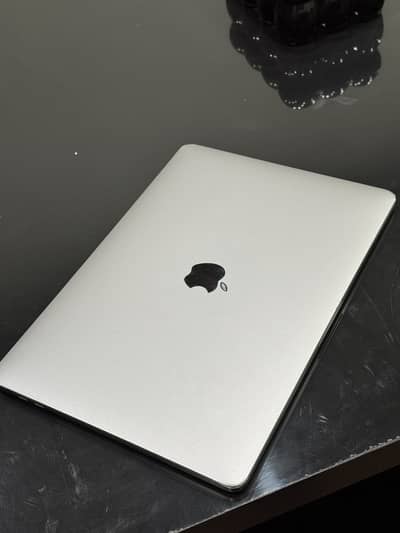 Macbook pro touch bar
