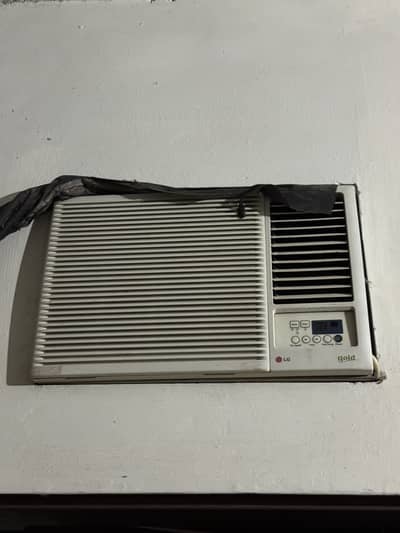 LG Window AC in working condition