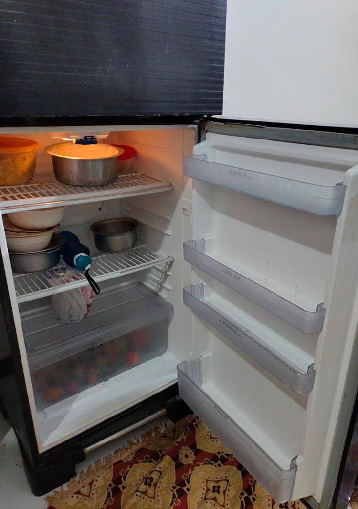Dawlance  Refrigerators.    urgent for sale 3
