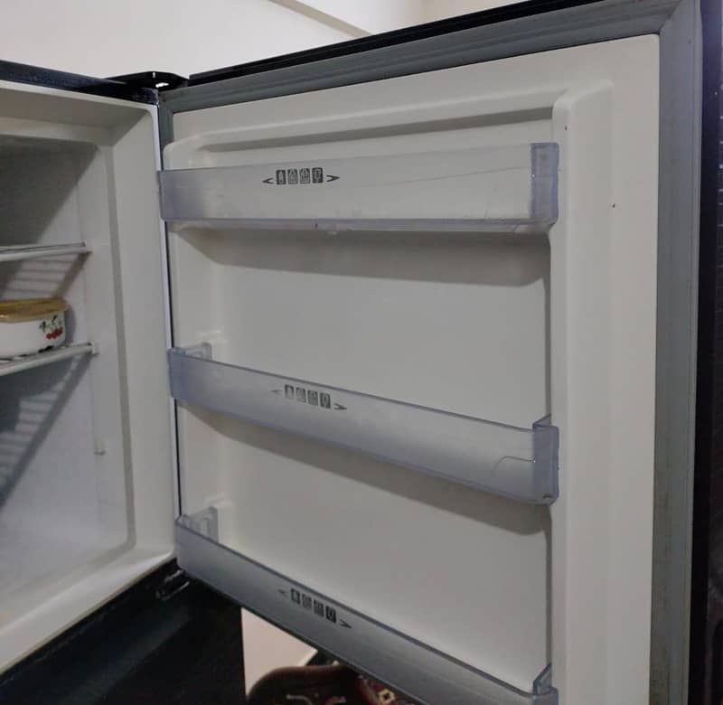 Dawlance  Refrigerators.    urgent for sale 6
