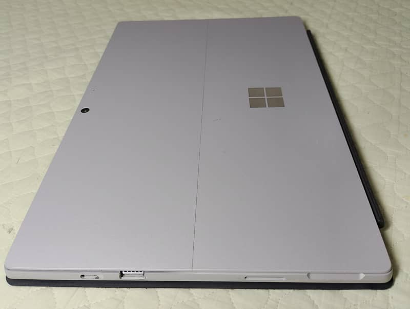 Microsoft surface pro 7+ 5
