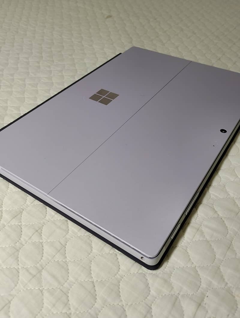 Microsoft surface pro 7+ 6