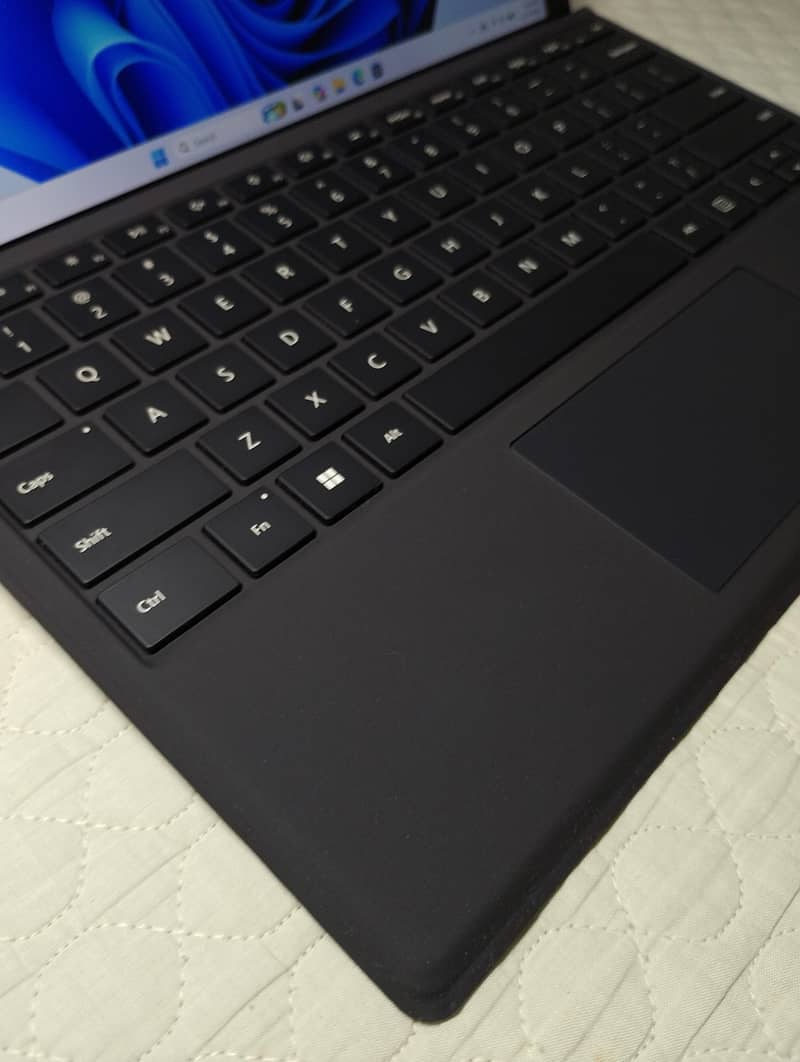 Microsoft surface pro 7+ 11