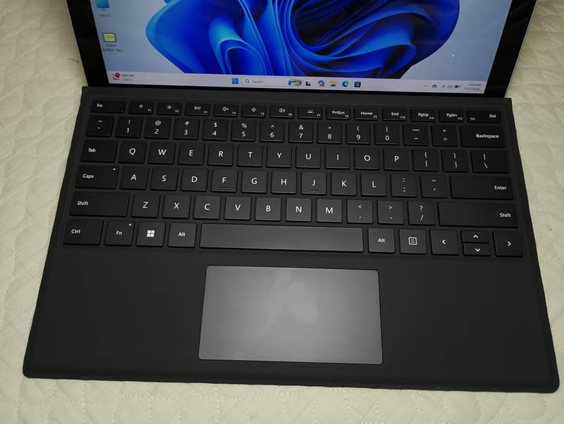 Microsoft surface pro 7+ 12