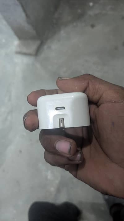 iphone original (geniun) adapter