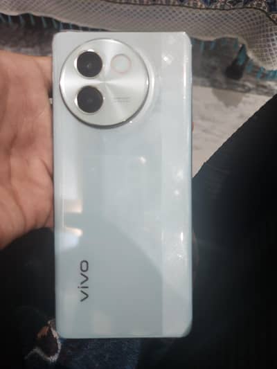 Vivo V30e