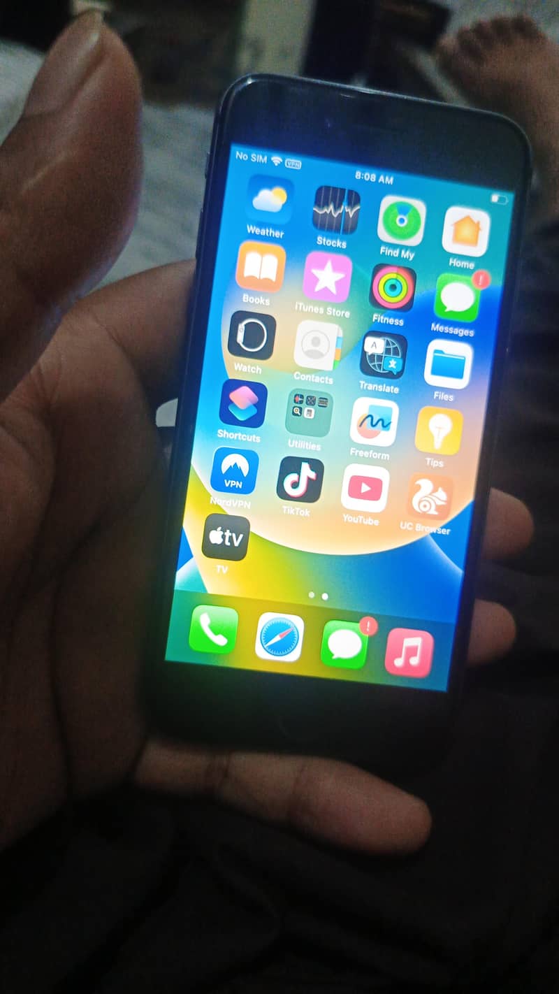 Apple iPhone 8 0