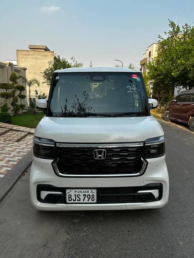Honda N Box Custom 2024
