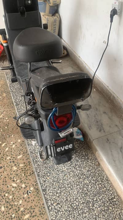 Evee mito bike for sale at good price requires some work rest is good