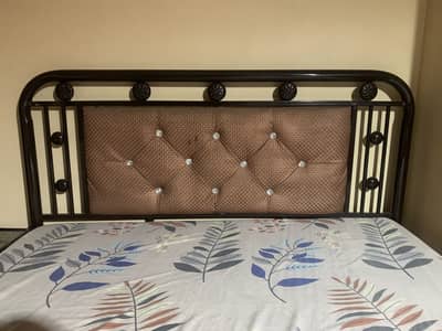 Bed and mattress