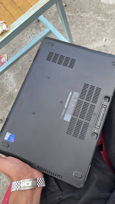 Dell latitude E5270