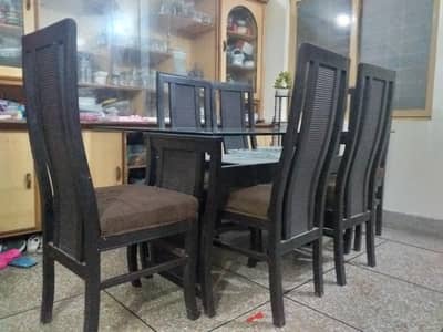 dinning table for sale with 6 chairs