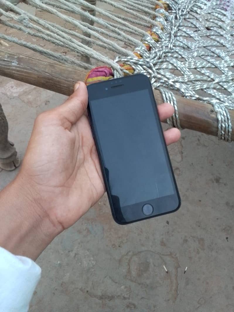 Apple iPhone SE 0