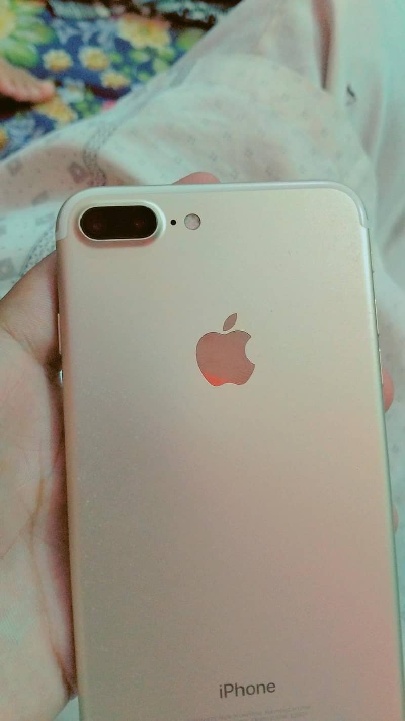 Apple iPhone 7 Plus 0