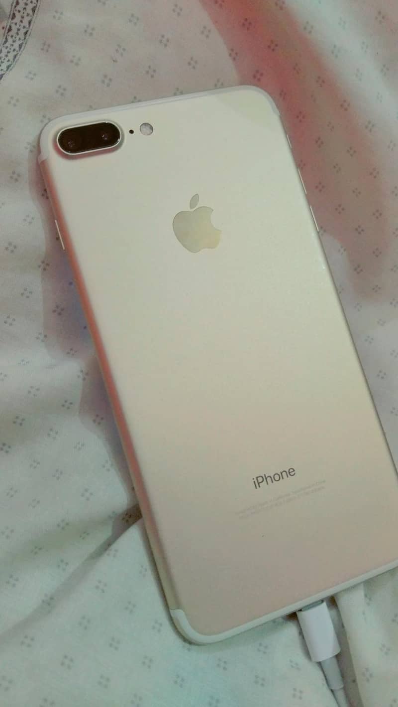Apple iPhone 7 Plus 1