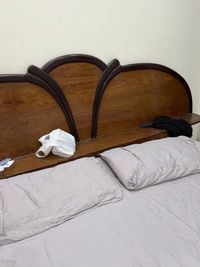 King size bed in wood with 2 side tables