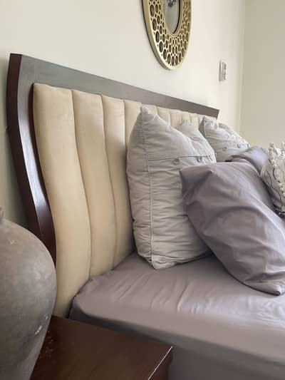 Almost new King sized bed up for sale