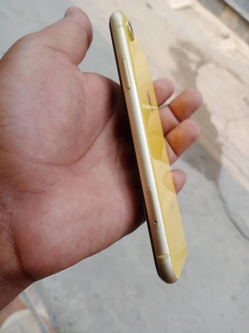Apple iPhone XR 3