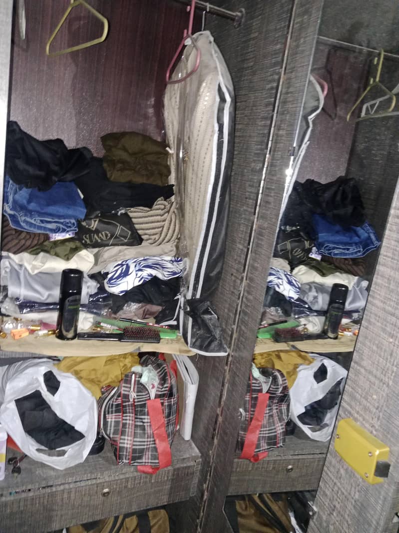 bed and wardrobe 4