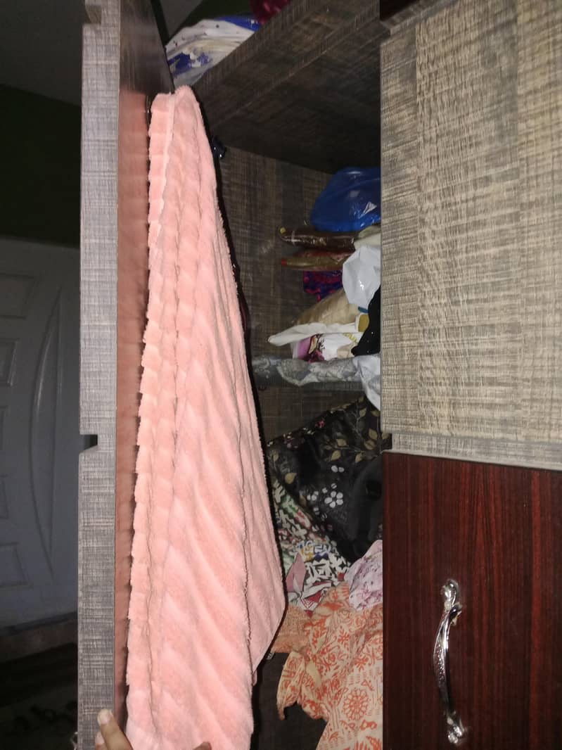 bed and wardrobe 5