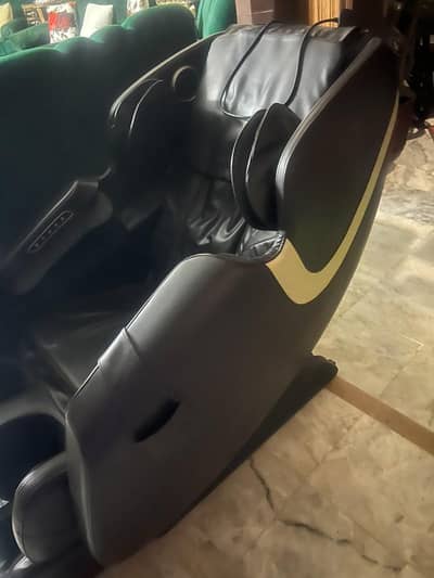 Zero Health Massaging Chair