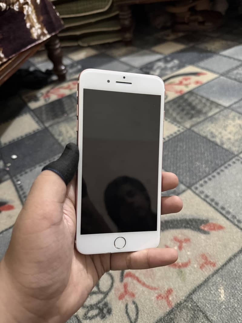 Apple iPhone 7 Plus 1