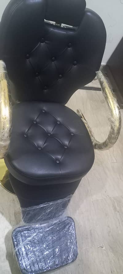 Barber chair/Cutting chair/SaloonFurniture/Saloon Chair/hydrolic chair